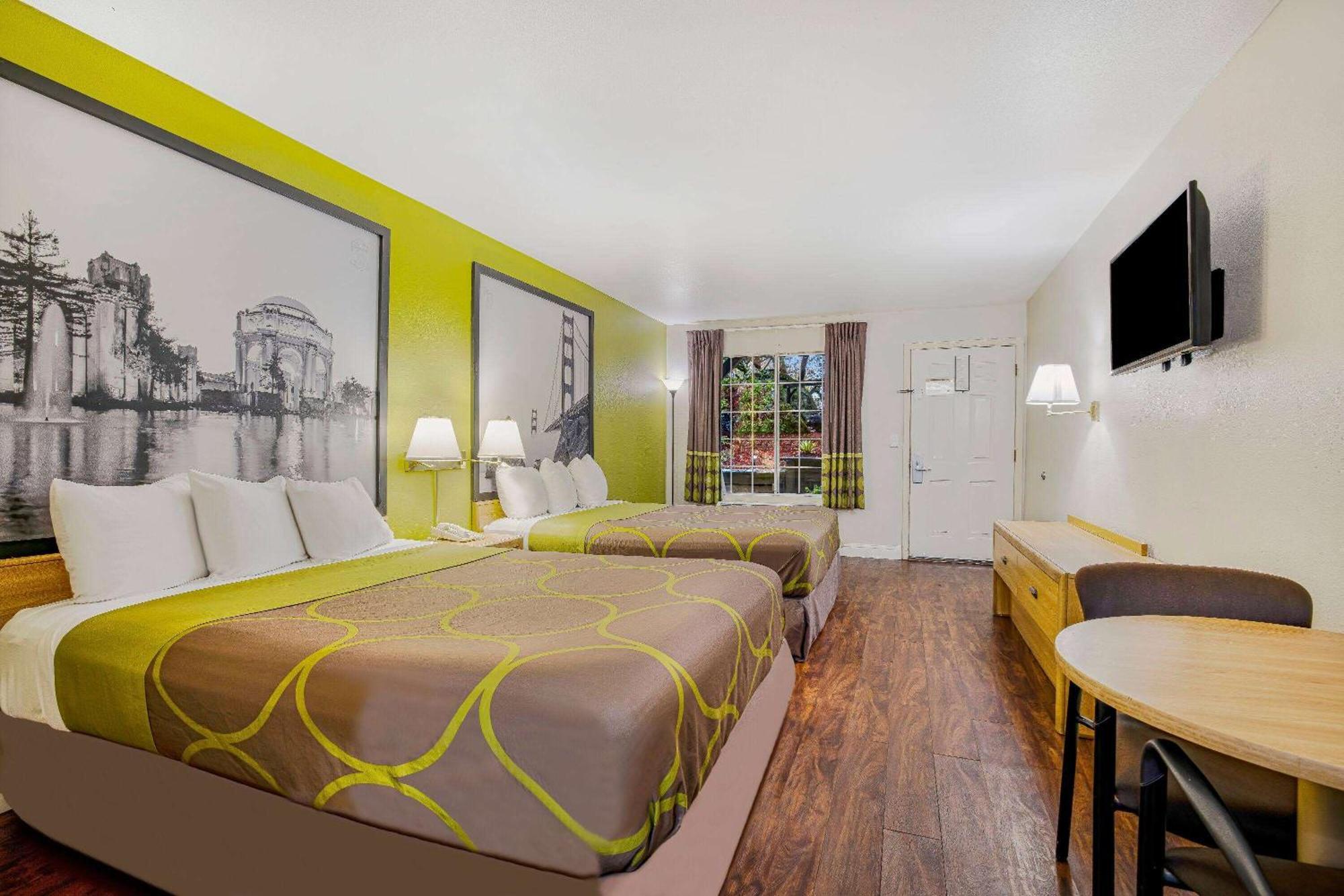 Super 8 By Wyndham Auburn Hotell Exteriör bild
