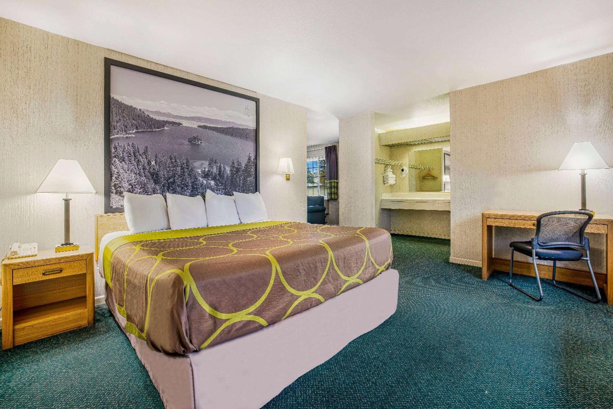 Super 8 By Wyndham Auburn Hotell Exteriör bild